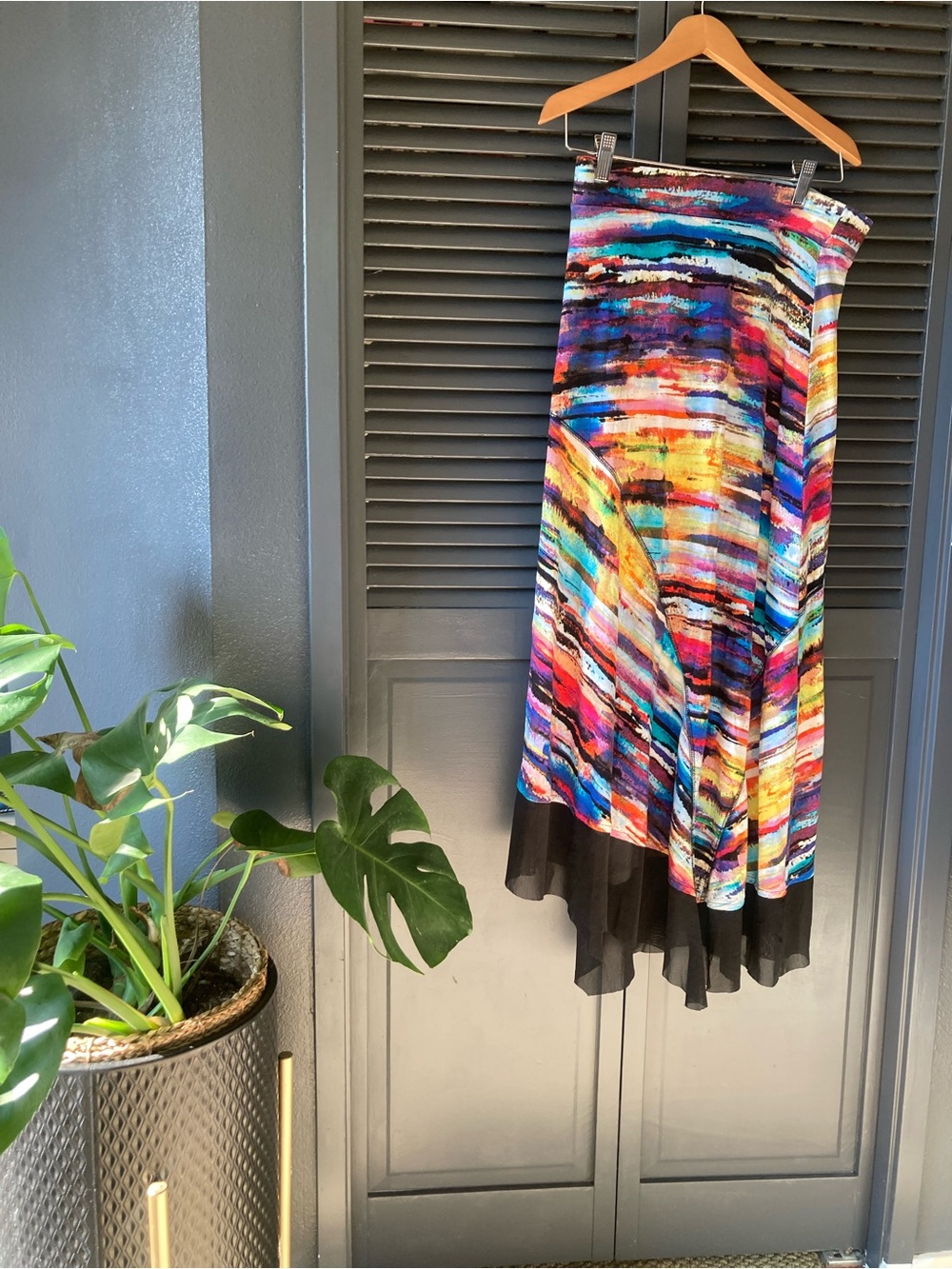 Cable & Gauge Vibrant Abstract Skirt with Black Hem